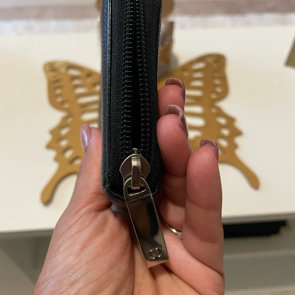 CHANEL Black Leather Zip Wallet - Picture 5 of 7
